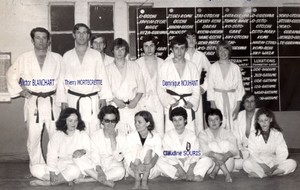 5bbdc50f99abf_groupeJudokasJudoClubBucyleLonganne1971.jpg